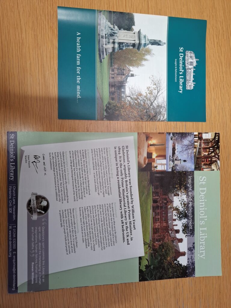 Taflenni Hysbysebu ar gyfer Llyfrgell Deiniol Sant (2008 a 2010), eitemau o Lyfrgell Gladstone